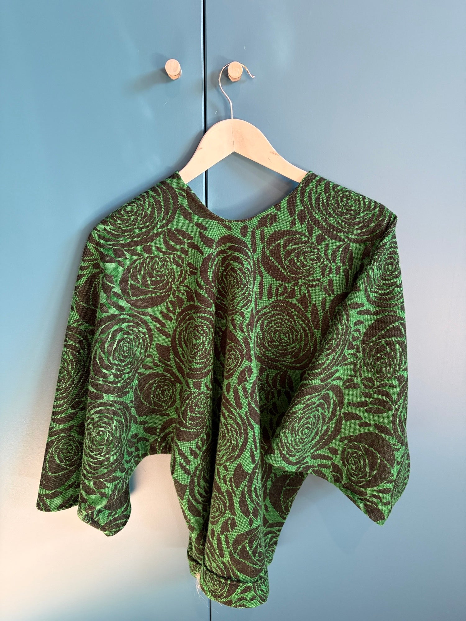 Green/Black jacquard top