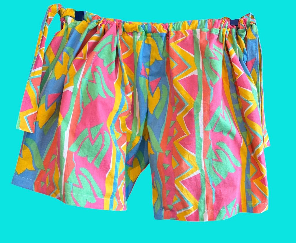 Shorts made of eighties bed sheet