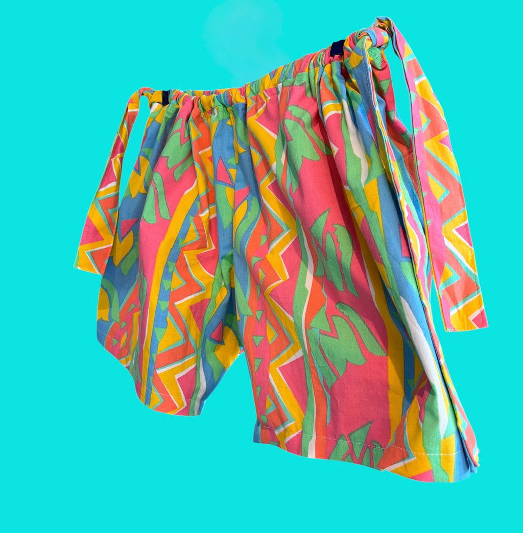 Shorts made of eighties bed sheet