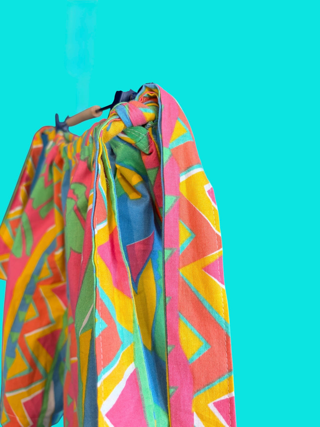 Shorts made of eighties bed sheet